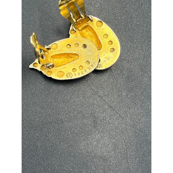 MMA Museum of Modern Art Vintage 1982 Etruscan Style Ornate Clip On Earrings - Picture 9 of 9